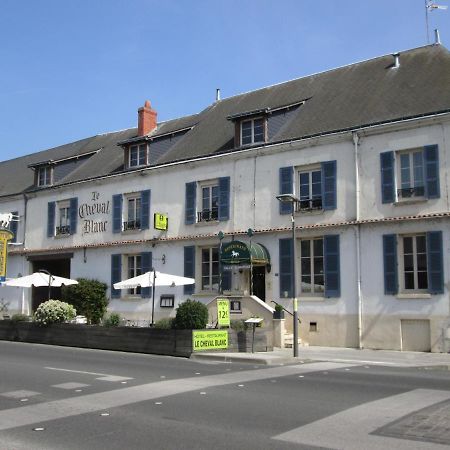 Logis Hostellerie Du Cheval Blanc Sainte-Maure-de-Touraine Exterior foto