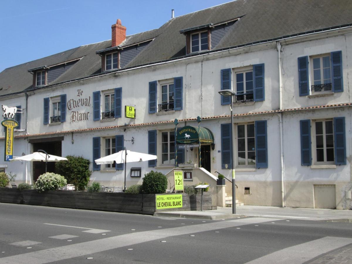 Logis Hostellerie Du Cheval Blanc Sainte-Maure-de-Touraine Exterior foto