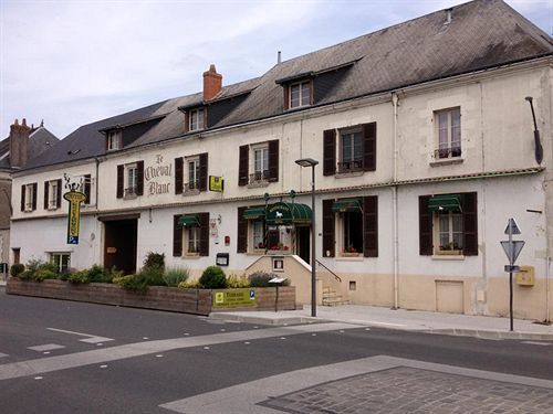 Logis Hostellerie Du Cheval Blanc Sainte-Maure-de-Touraine Exterior foto